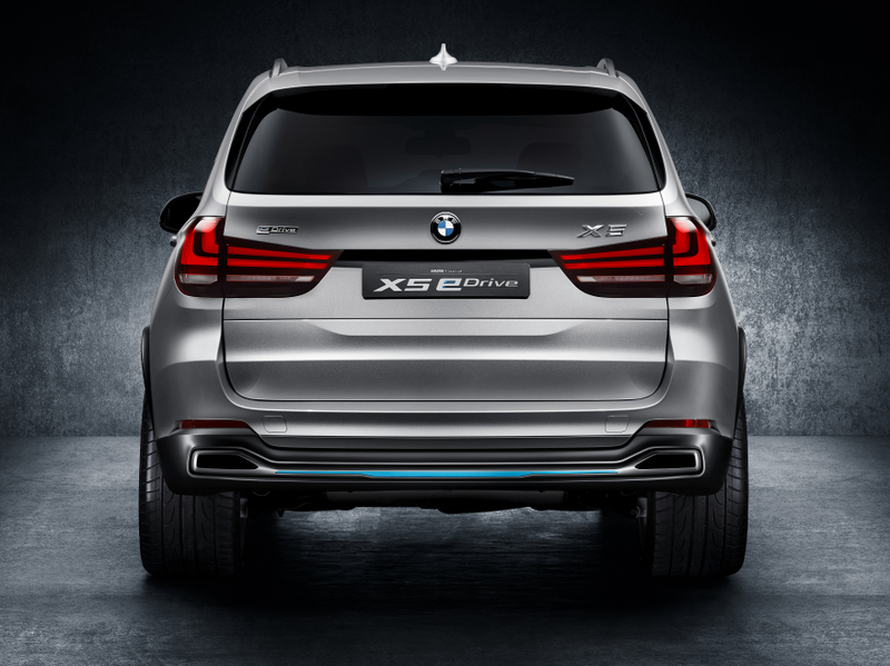 Illustration for article titled BMW eDrive meets BMW xDrive – an innovative combination designed to deliver efficient driving pleasure: The BMW Concept5 X5 eDrive.
